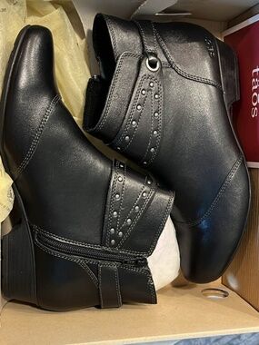 Leather boots